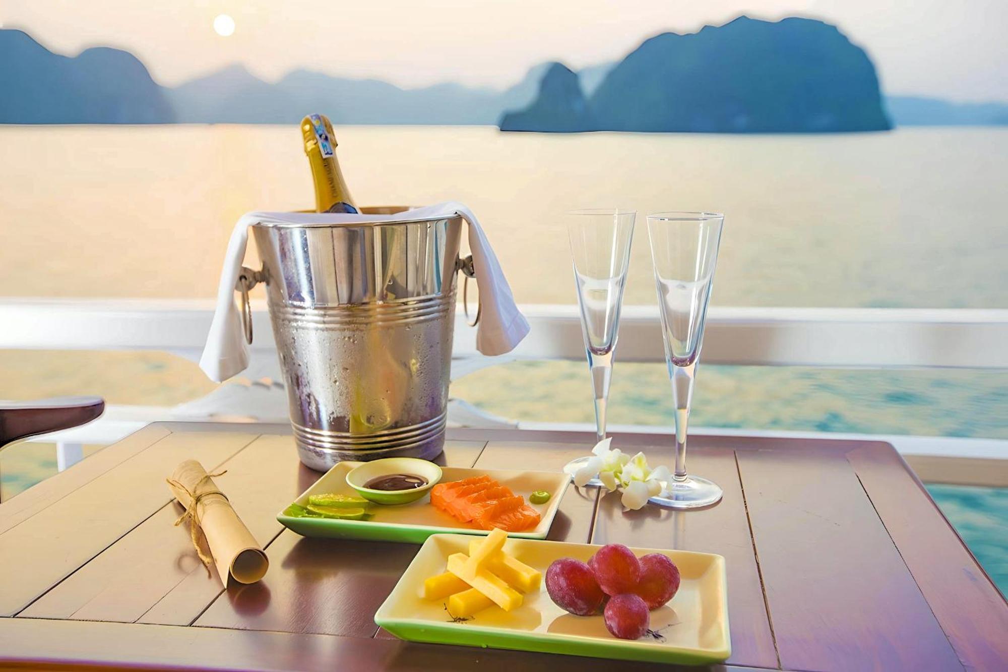 Hotel Hera Boutique Cruise Ha Long Bay Zewnętrze zdjęcie